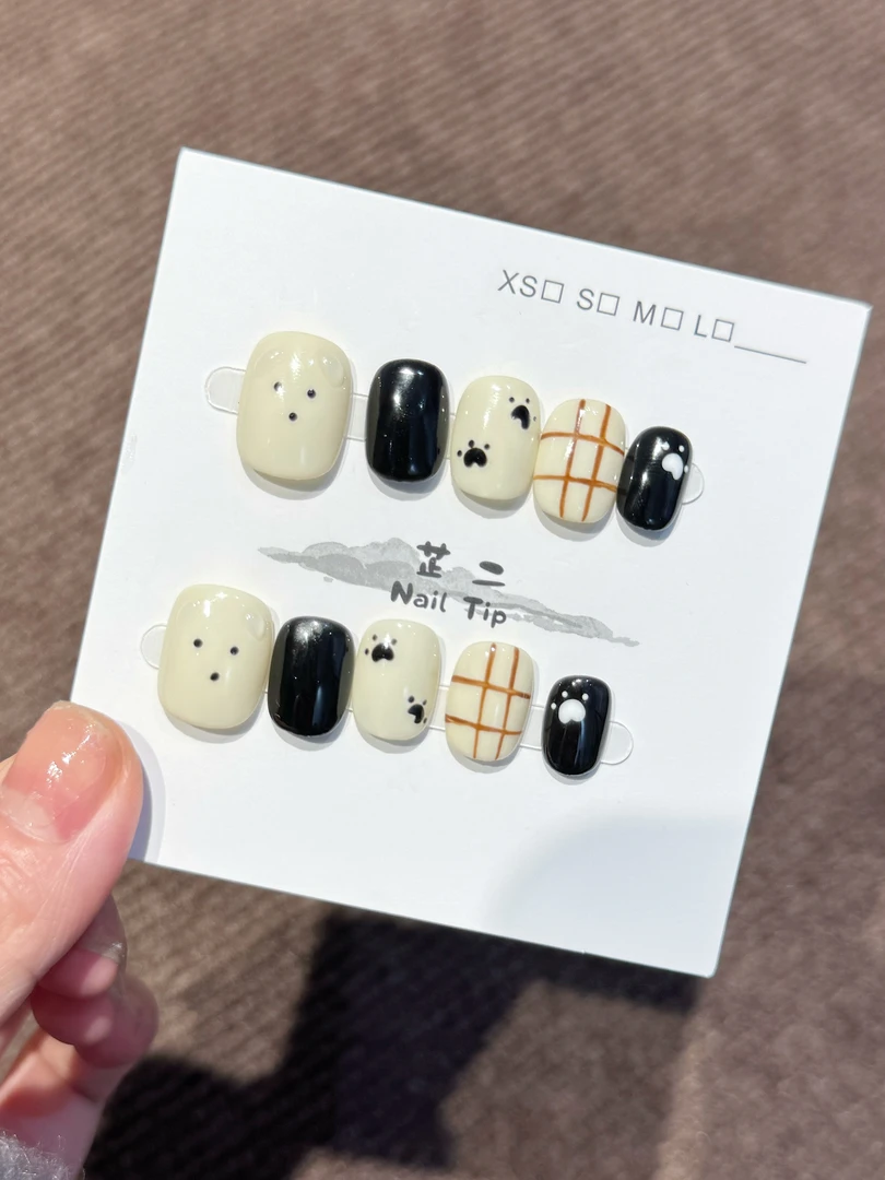 4555格子小狗可爱高级显白ins风纯手工穿戴甲可反复佩戴短椭圆