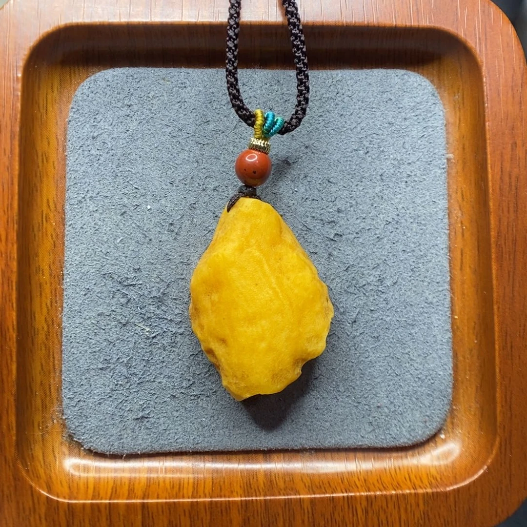 衡***當蜜蜡未镶嵌颈饰郎