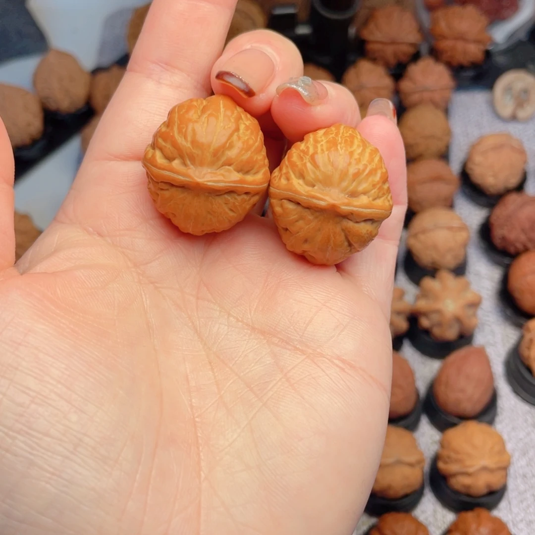 文玩核桃把件瓷娃娃