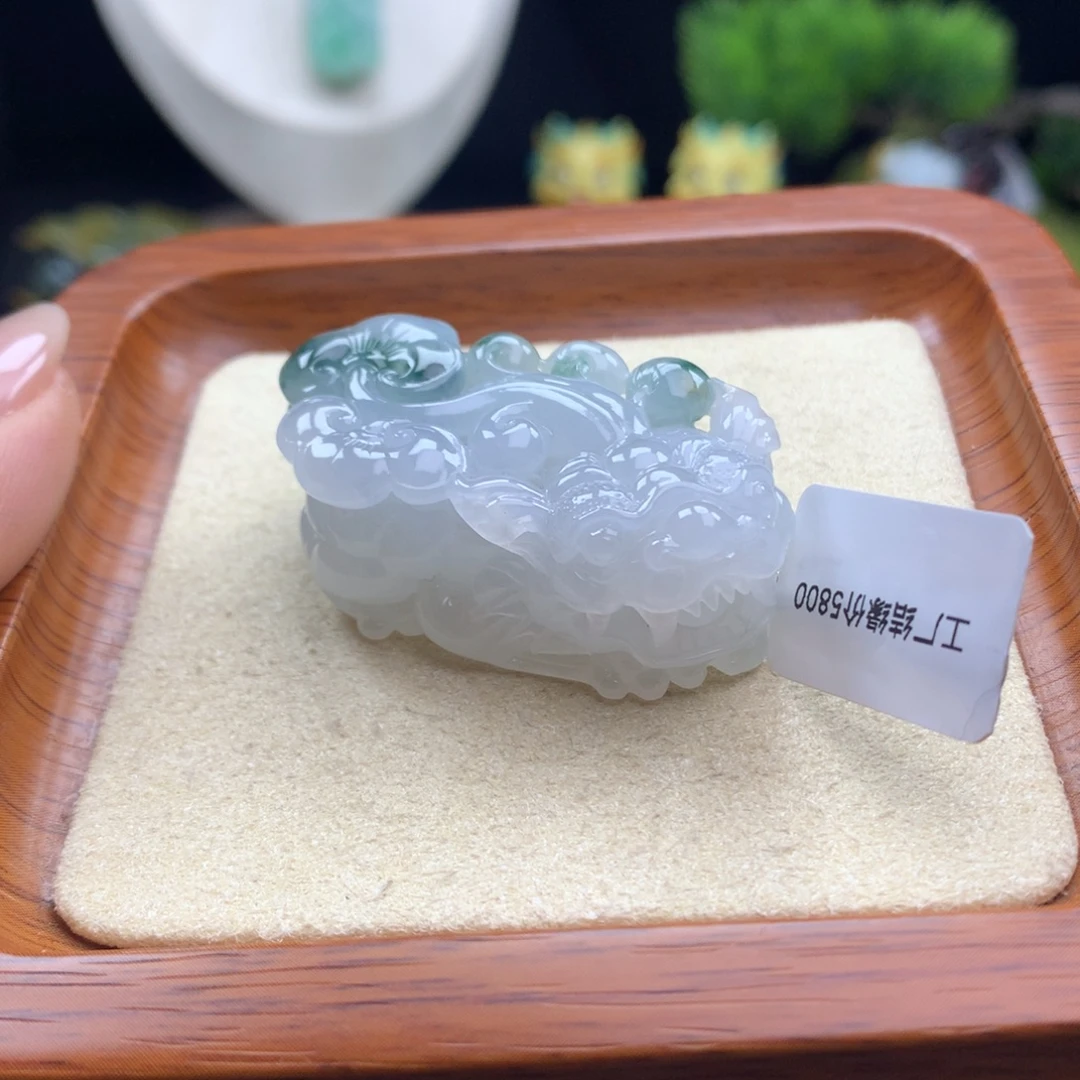 翡翠未镶嵌颈饰55