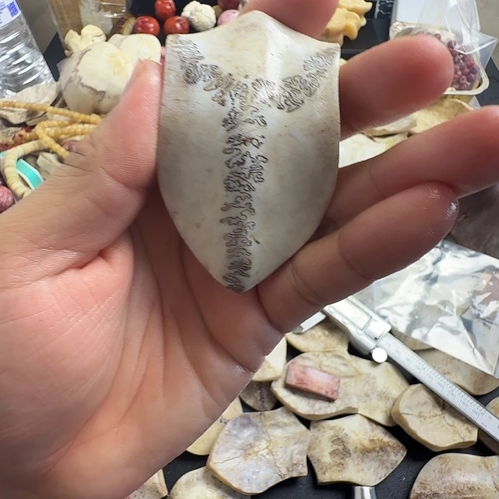 花岗石铁合金养殖鹿头骨制作三界牌