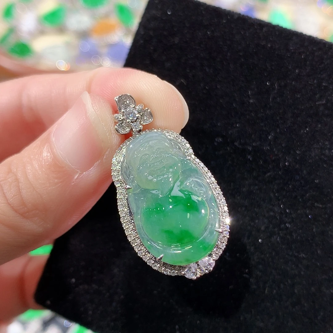 翡翠18K金镶嵌颈饰