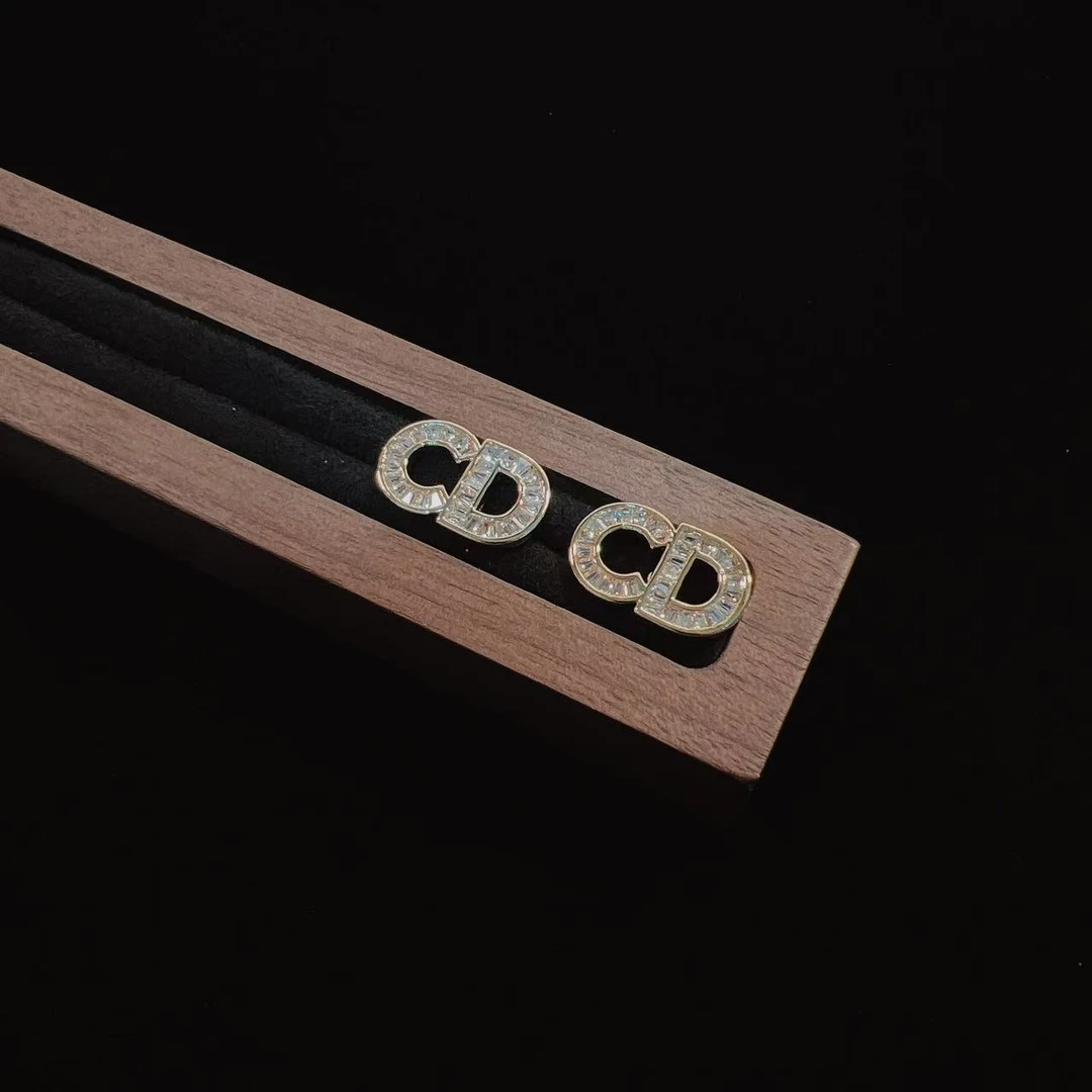 铜合金合成锆石耳饰 【ShineCD满钻】B071 百搭时尚甜美优雅耳饰