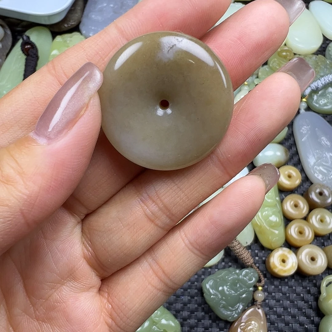 和田玉未镶嵌颈饰买断价，不退不换，卡29.9