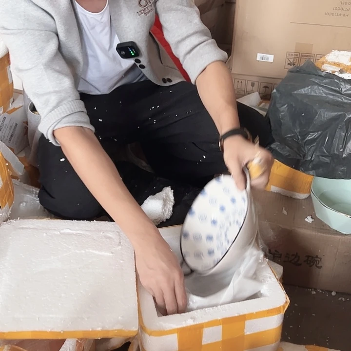 蓝色双耳碗2只破损包赔不补发介意勿拍