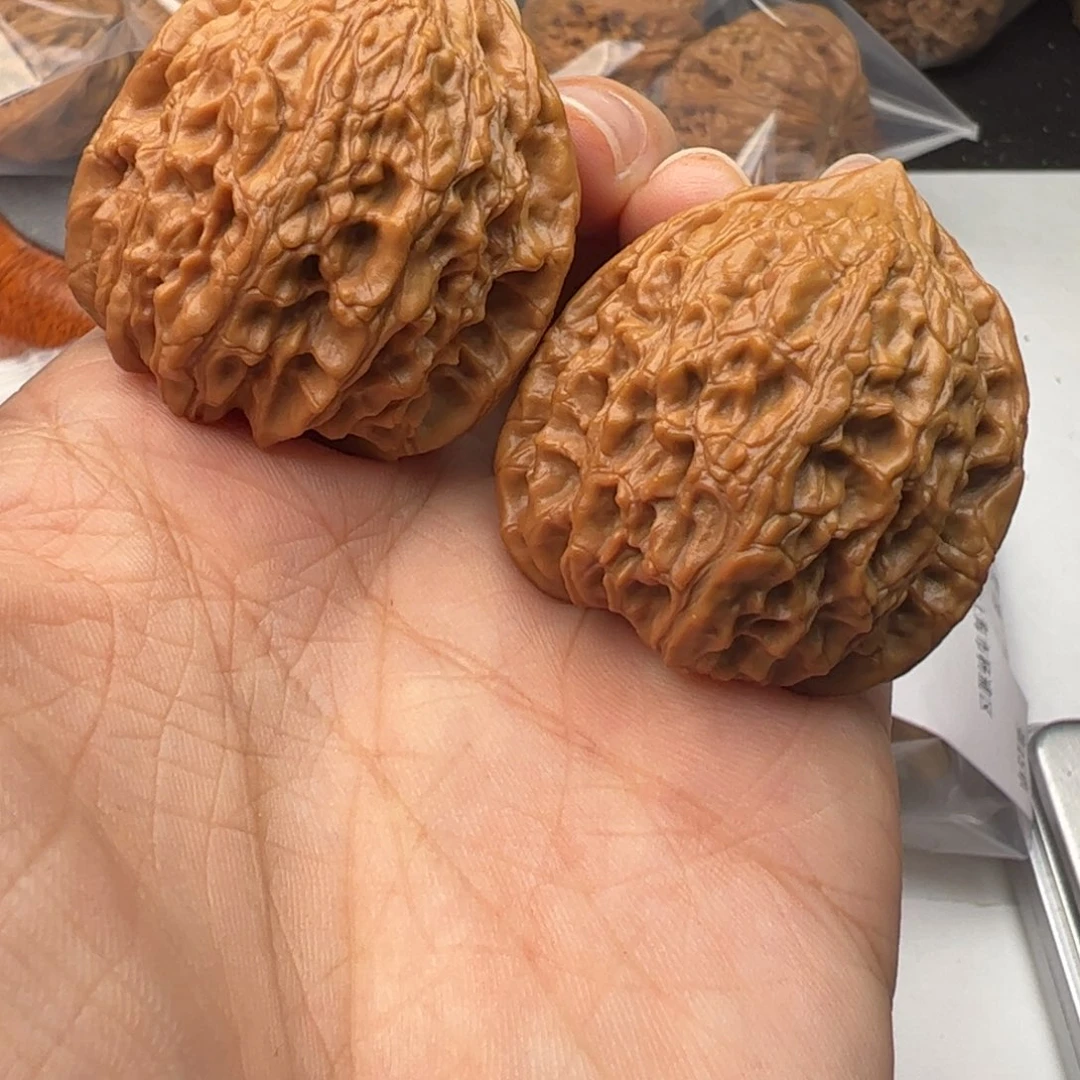 文玩核桃吊坠鸡心37