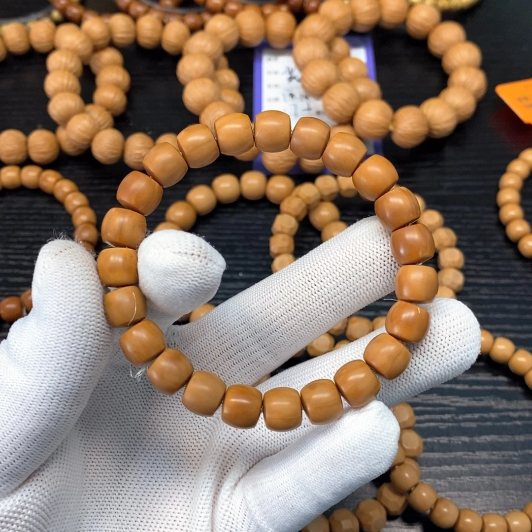 猴头核桃手串直切9.8瑕疵