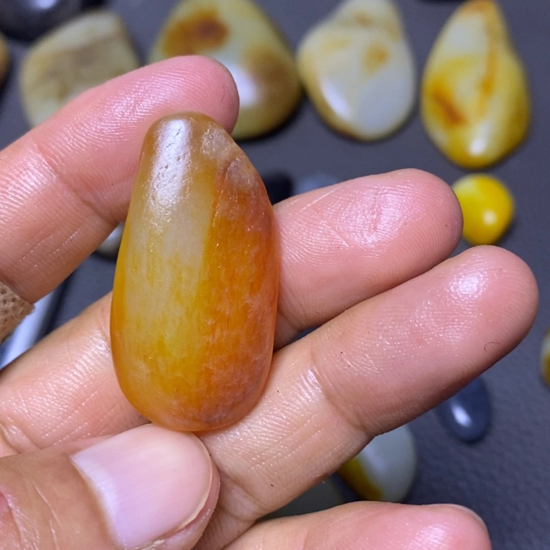 和田玉（糖玉）未镶嵌挂件