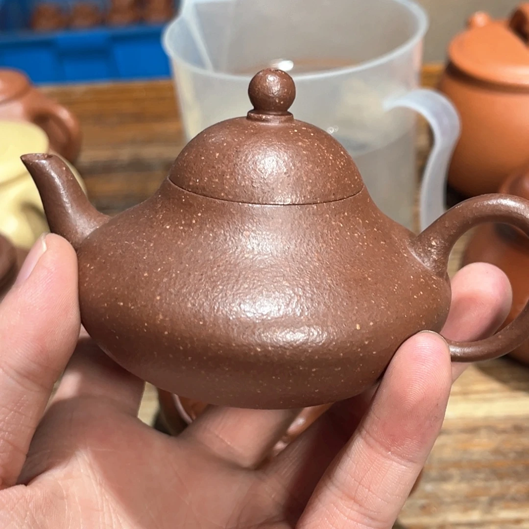 茶壶紫砂紫砂的味道很