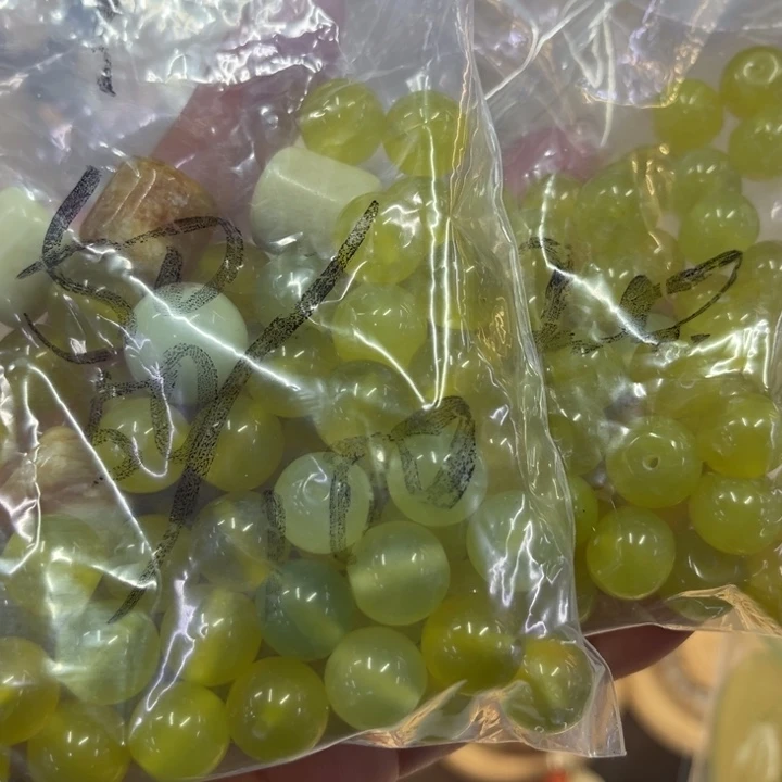 蛇纹石玉吊坠合金不****渣