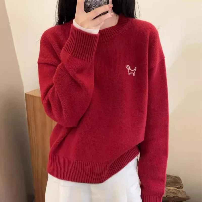 新年红小狗刺绣落肩袖宽松毛衣女针织衫上衣秋冬季圆领打底羊毛衫