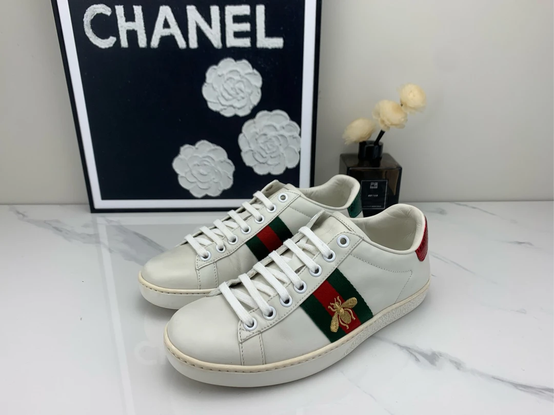 95新 GUCCI/古驰 Gucci古驰 小蜜蜂小白鞋 35码/jm00352
