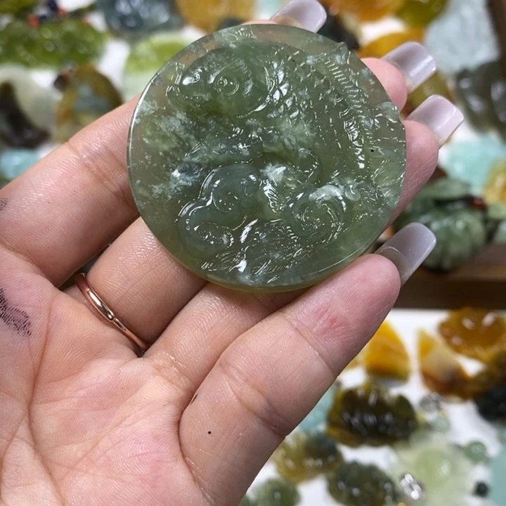 蛇纹石玉未镶嵌吊坠