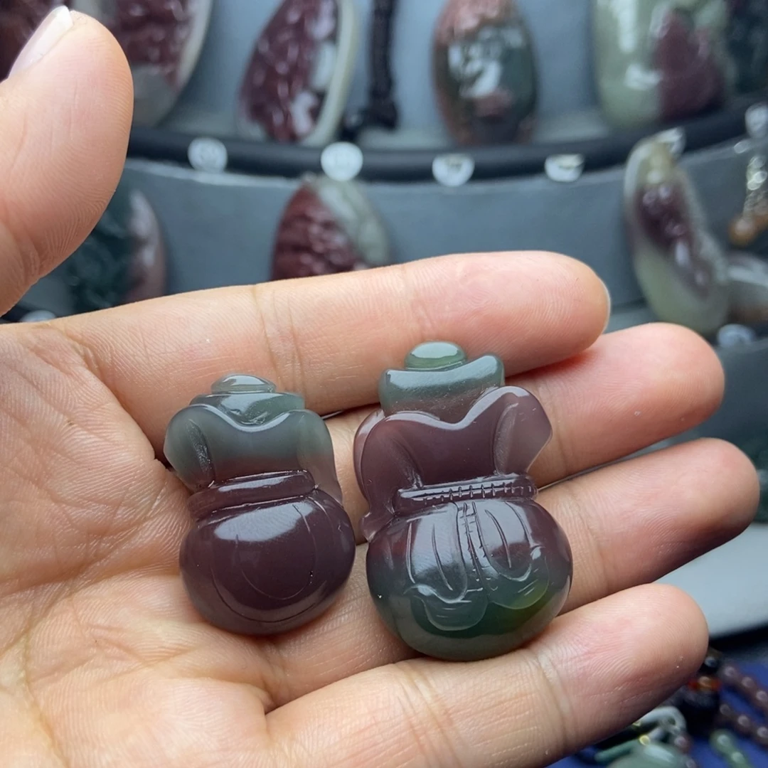 玉***姐玛瑙/玉髓未镶嵌颈饰