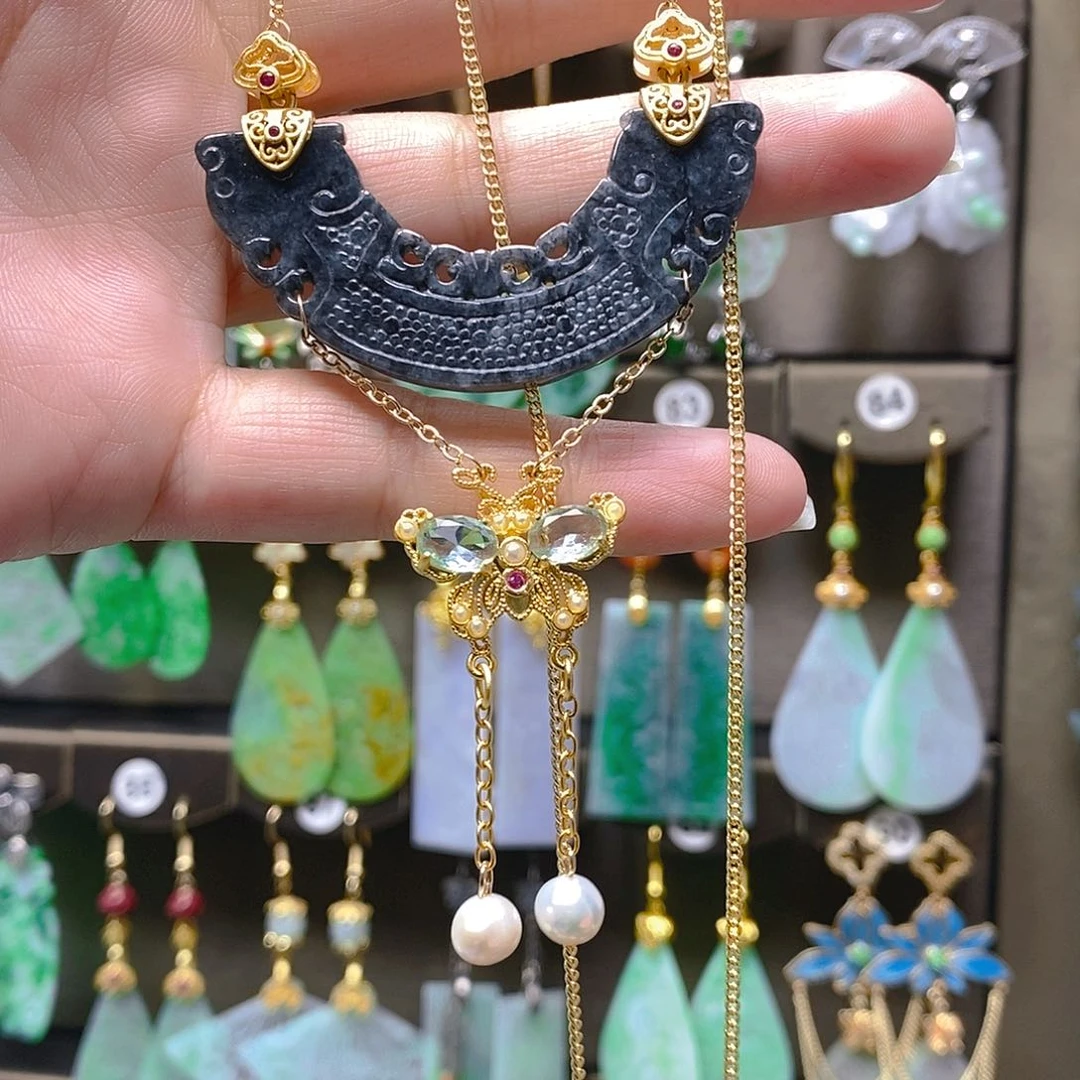 未镶嵌翡翠耳饰翡翠