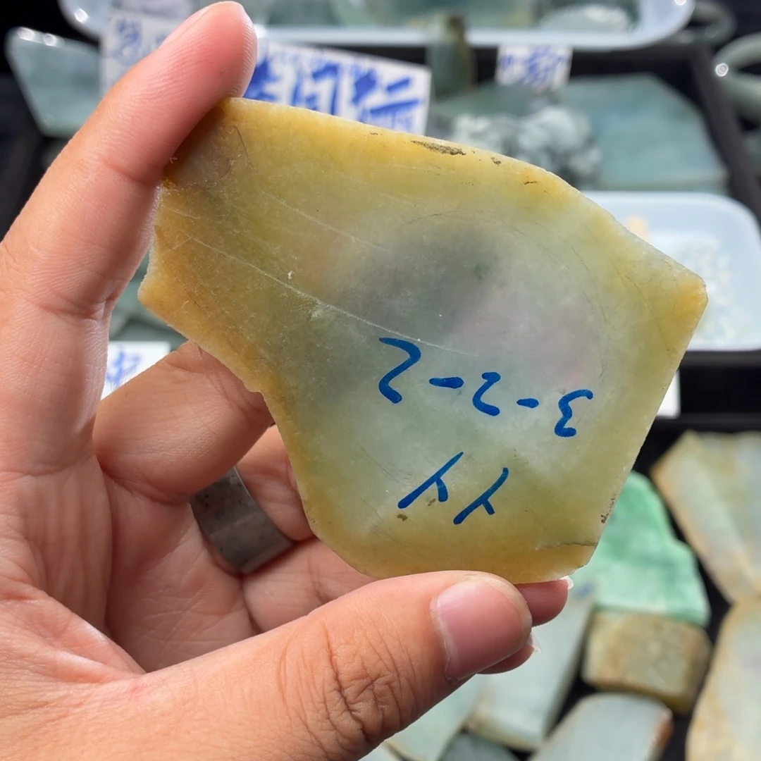 定制翡翠未镶嵌天然缅甸翡翠a货黄翡飘花