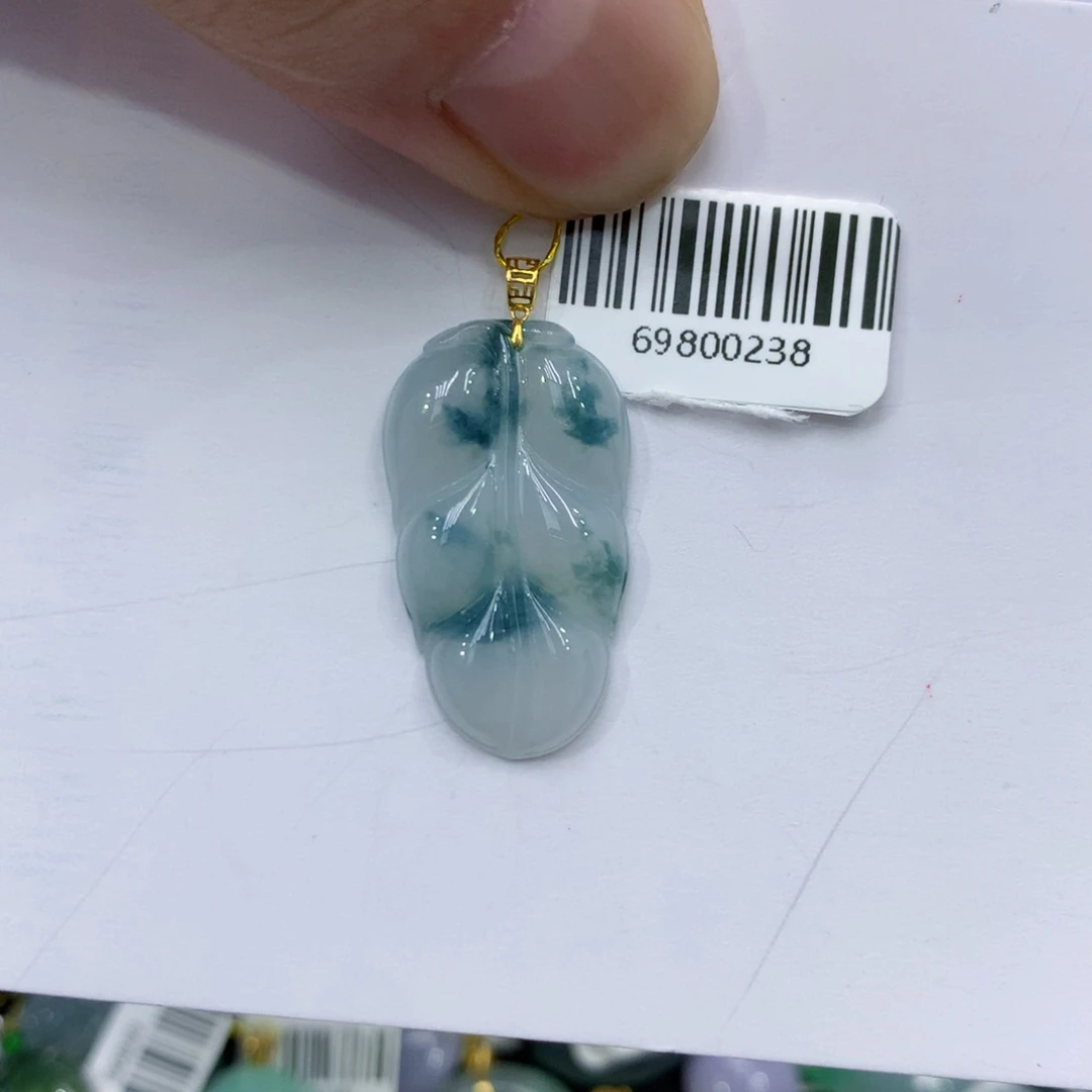 翡翠18K金镶嵌颈饰翡翠