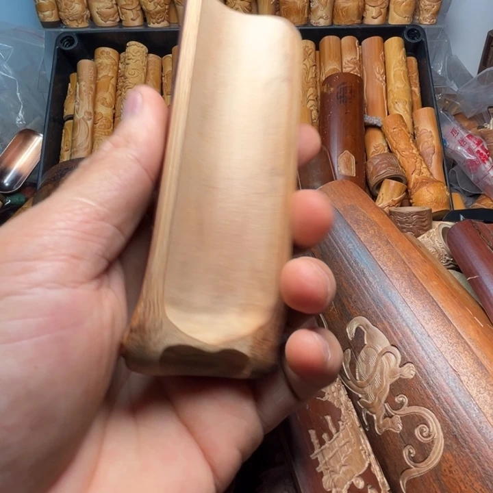 S***实心竹雕刻手把件
