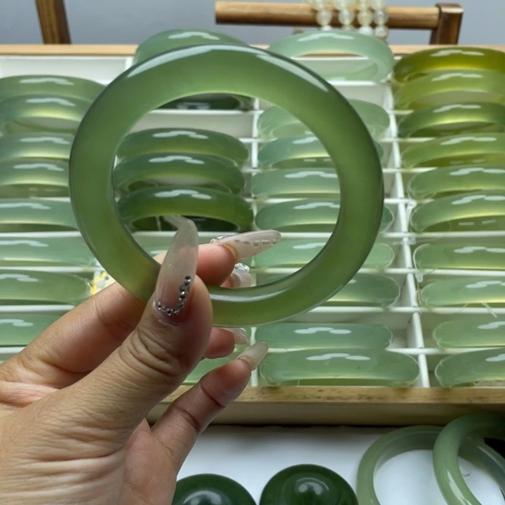 艳***姐合金蛇纹石玉手镯