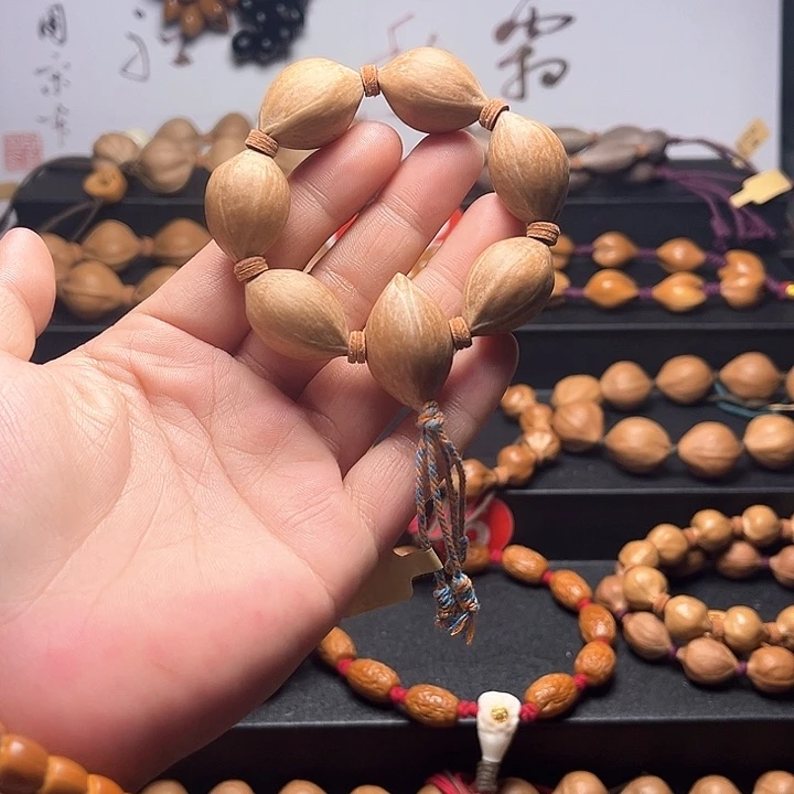 吊坠橄榄核鸡血红 手捻 福利 16.25