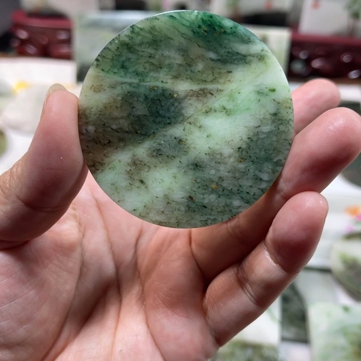 独山玉未镶嵌颈饰