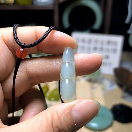 木***6蛇纹石玉未镶嵌颈饰