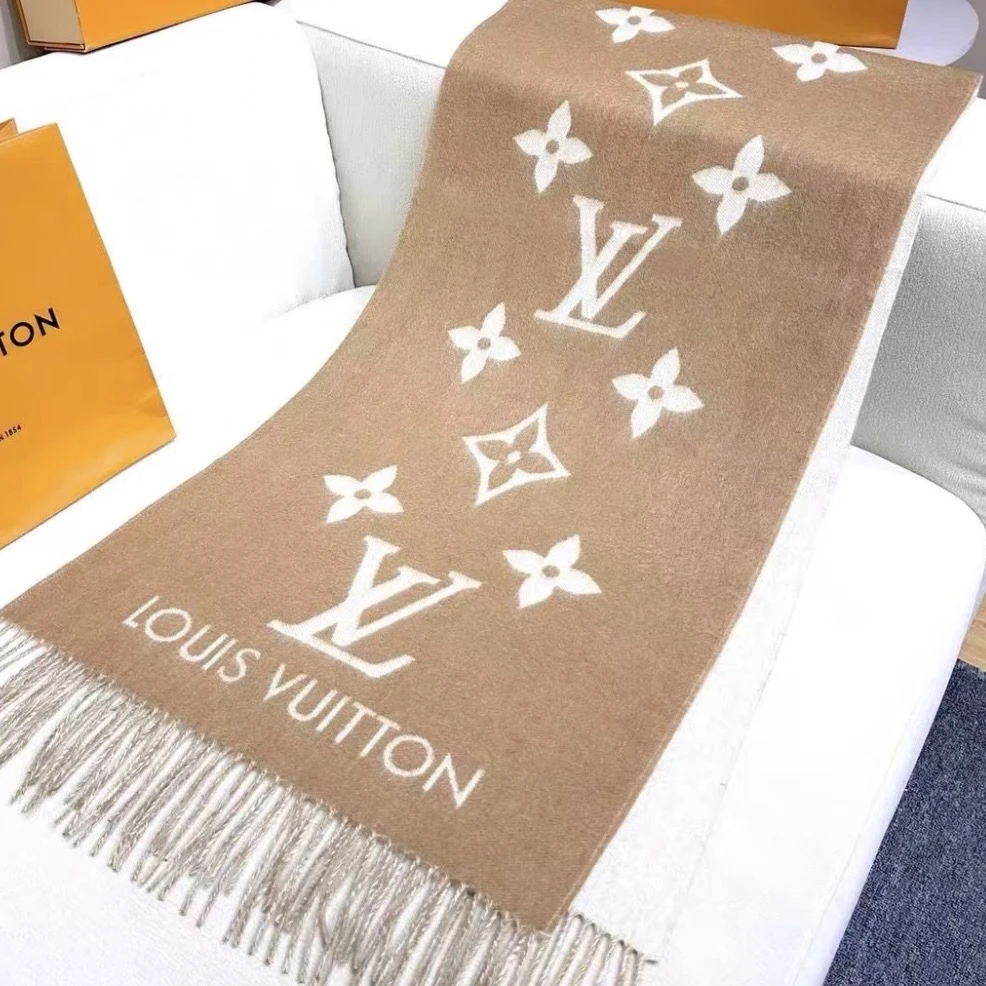 99新 LouisVuitton/路易威登 7姐专场/奶茶色流苏围巾