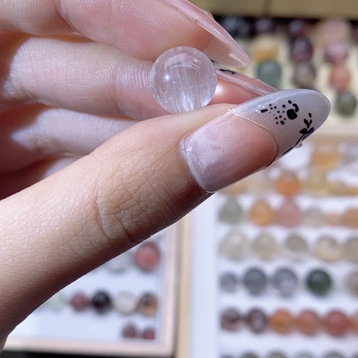 水晶颈饰未镶嵌，