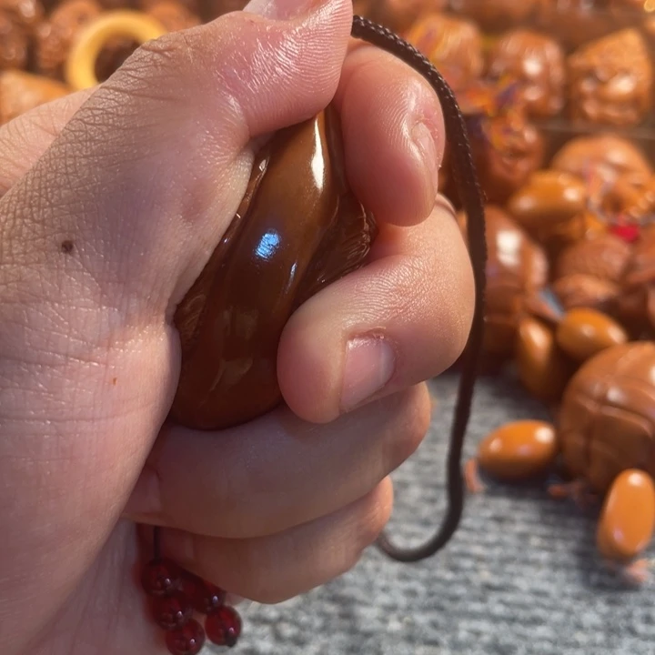 橄榄核吊坠独款三面