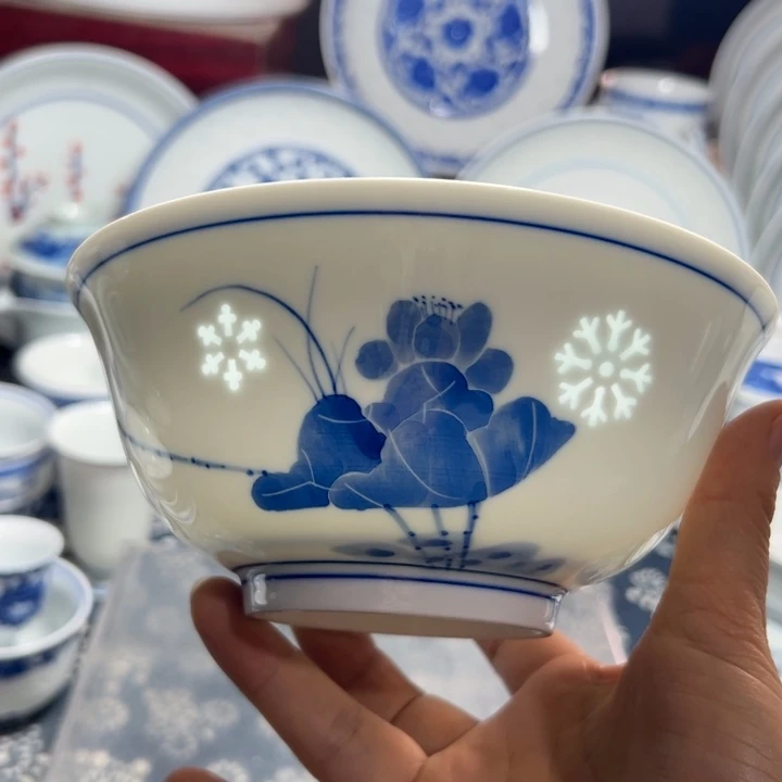 手绘雕刻6寸荷花面碗