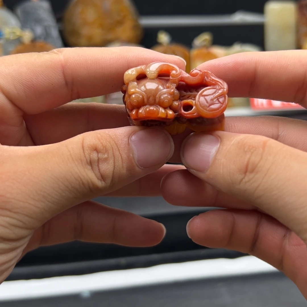 未镶嵌石英质玉（黄龙玉）黄龙玉