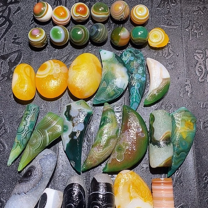 顺***子玛瑙/玉髓颈饰合金