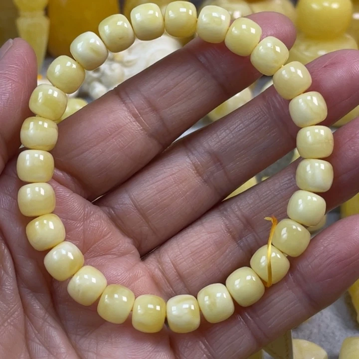 蜜蜡未镶嵌裸石32