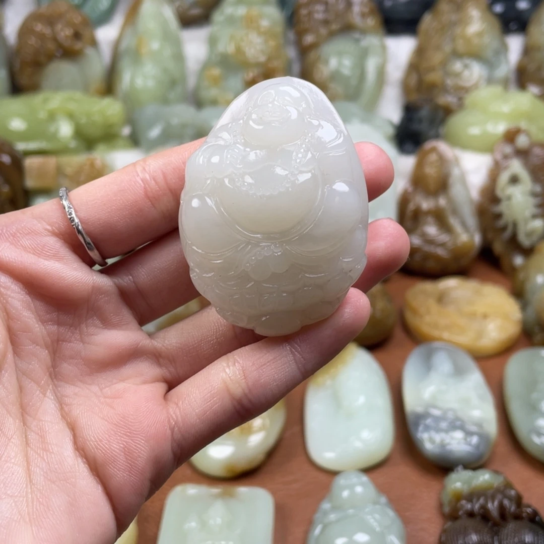 和田玉未镶嵌颈饰