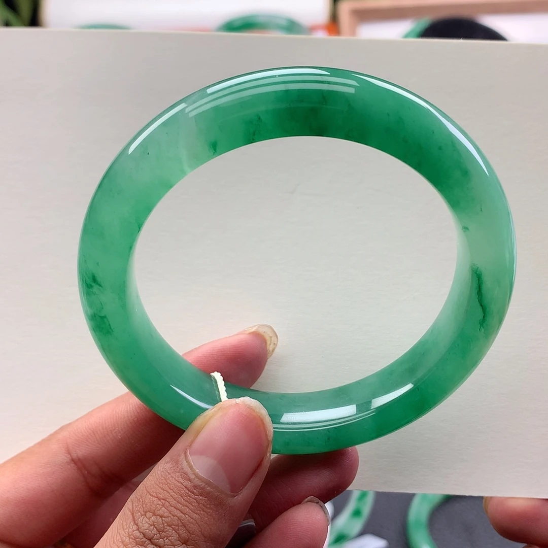 石英质玉手镯未镶嵌窗