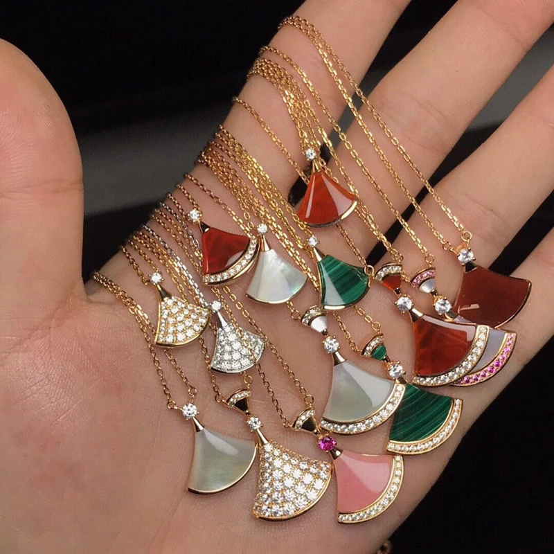 非金属合成锆石项链 精致气质轻奢小裙子项链女小众锁骨链时尚