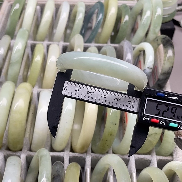蛇纹石玉未镶嵌手镯193