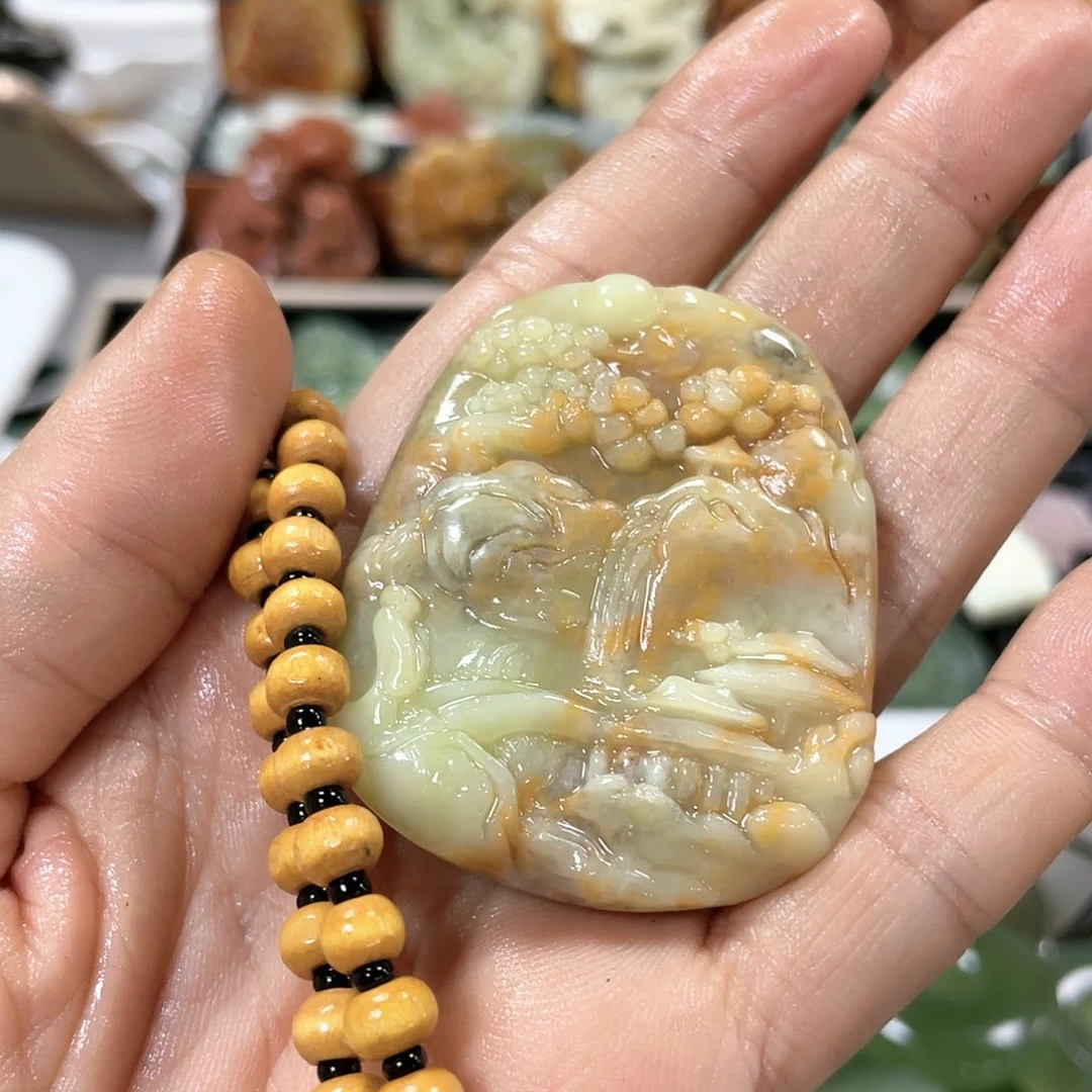 蛇纹石玉颈饰合金