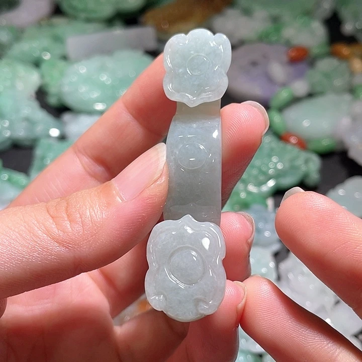 颈饰未镶嵌翡翠天