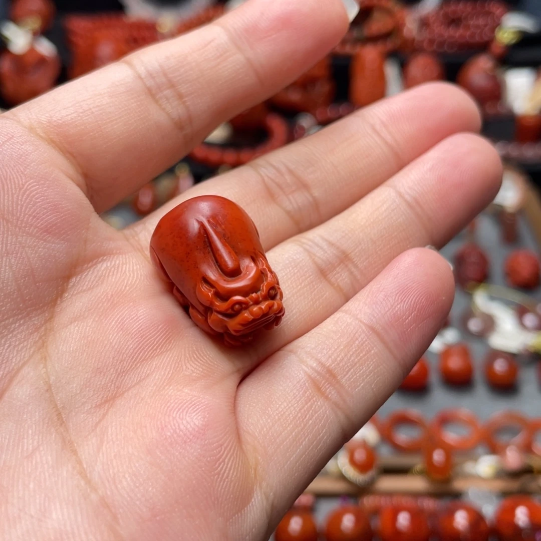 南红玛瑙未镶嵌招财貔貅
