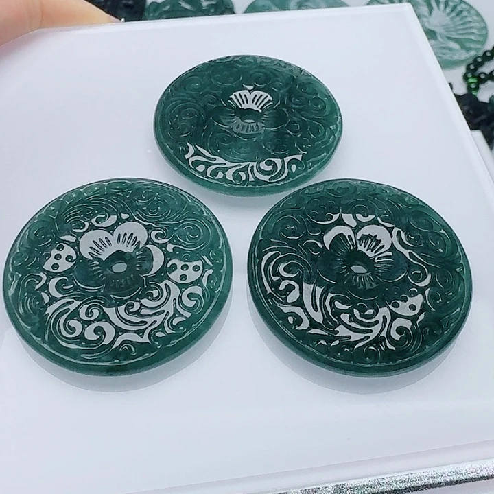 翡翠未镶嵌颈饰天然的A货翡翠多样性发其一