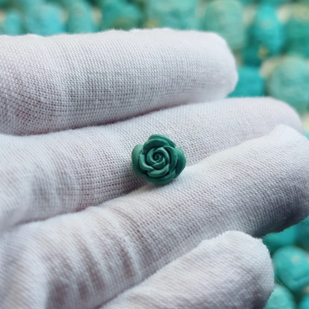 未镶嵌绿松石珠宝奇石