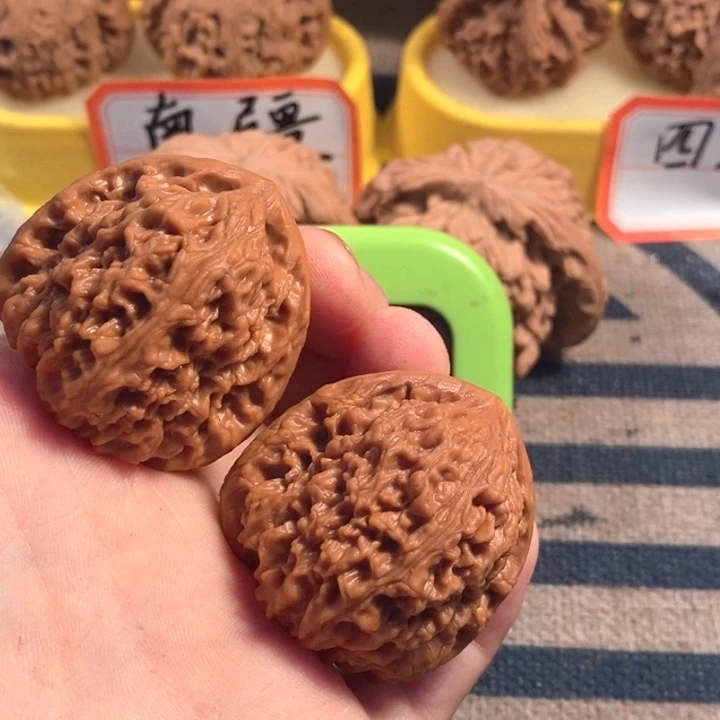 人***活吊坠文玩核桃南疆石