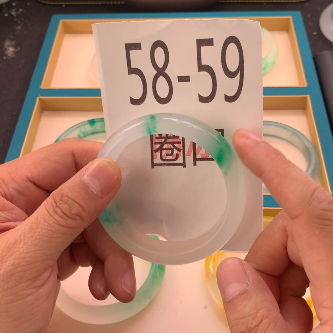 1石英岩玉手镯手镯