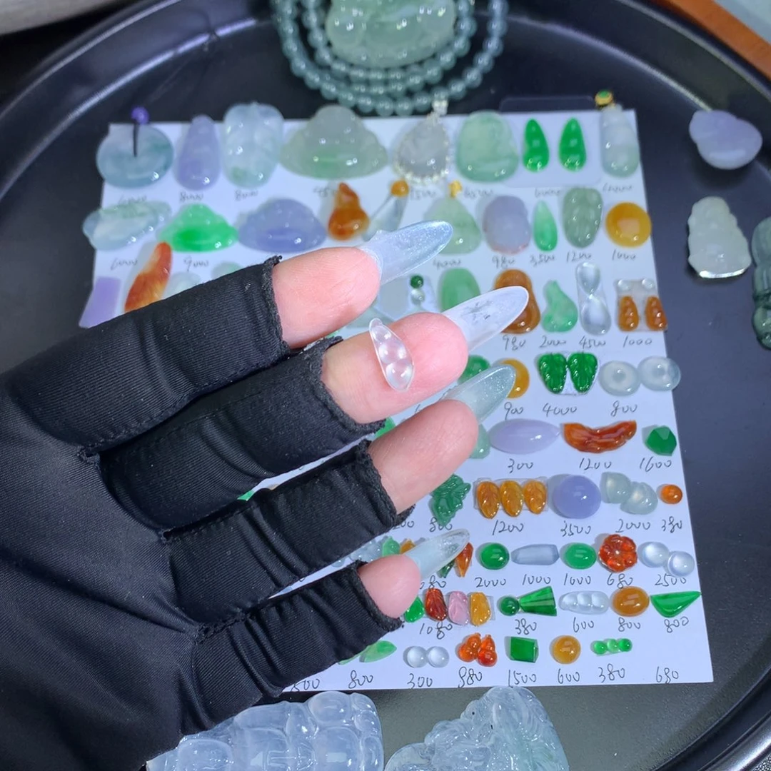 翡翠未镶嵌吊坠(不含链)冰豆