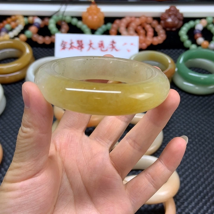 石英质玉手镯未镶嵌