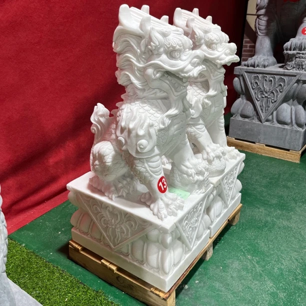 石雕麒麟一对汉白玉晚霞红青石花岗岩石材别墅庭院门口吉祥摆件