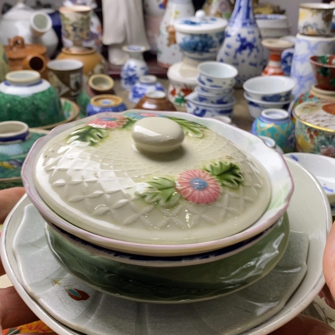 瓷片飞山街头站对面金融街一栋