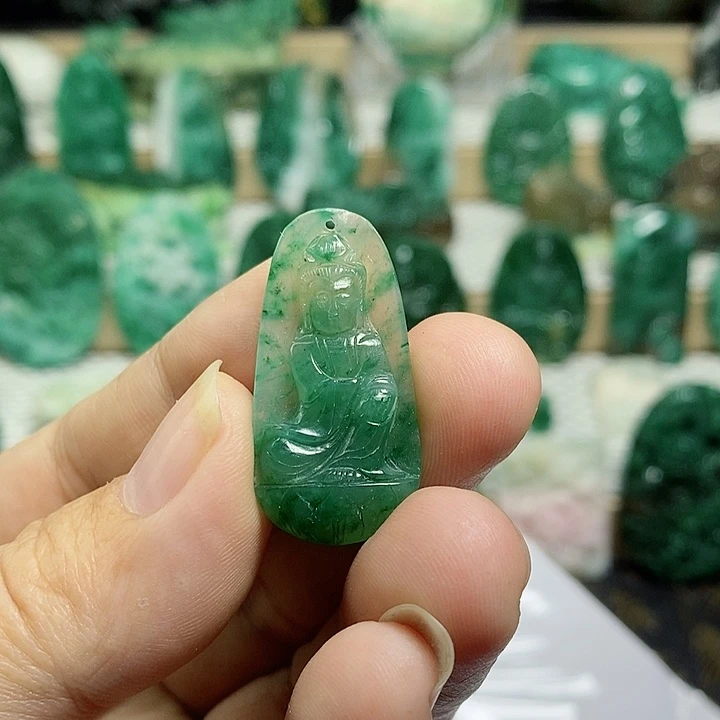 未镶嵌独山玉颈饰