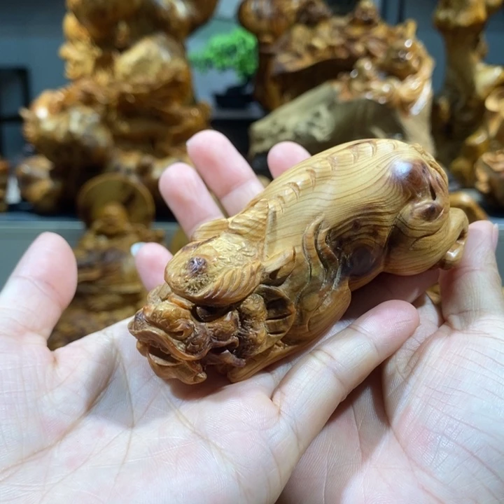 春***刘木崖柏工艺品貔貅